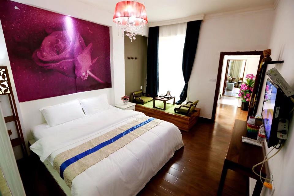 Fenghuang Little Bear Family Guest House Esterno foto