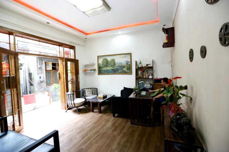 Fenghuang Little Bear Family Guest House Esterno foto